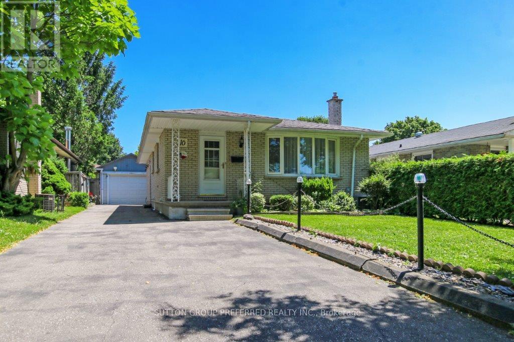 16 KINTAIL CRESCENT, London South (South Y)
