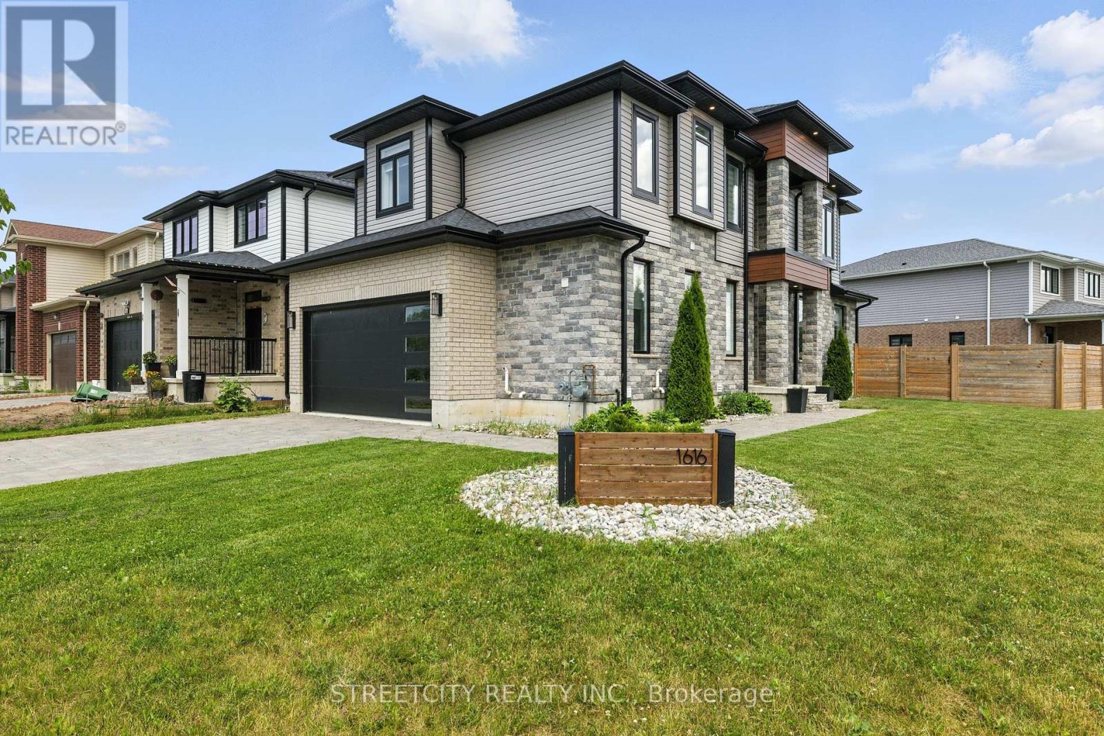 1616 HENRICA AVENUE, London North (North S)