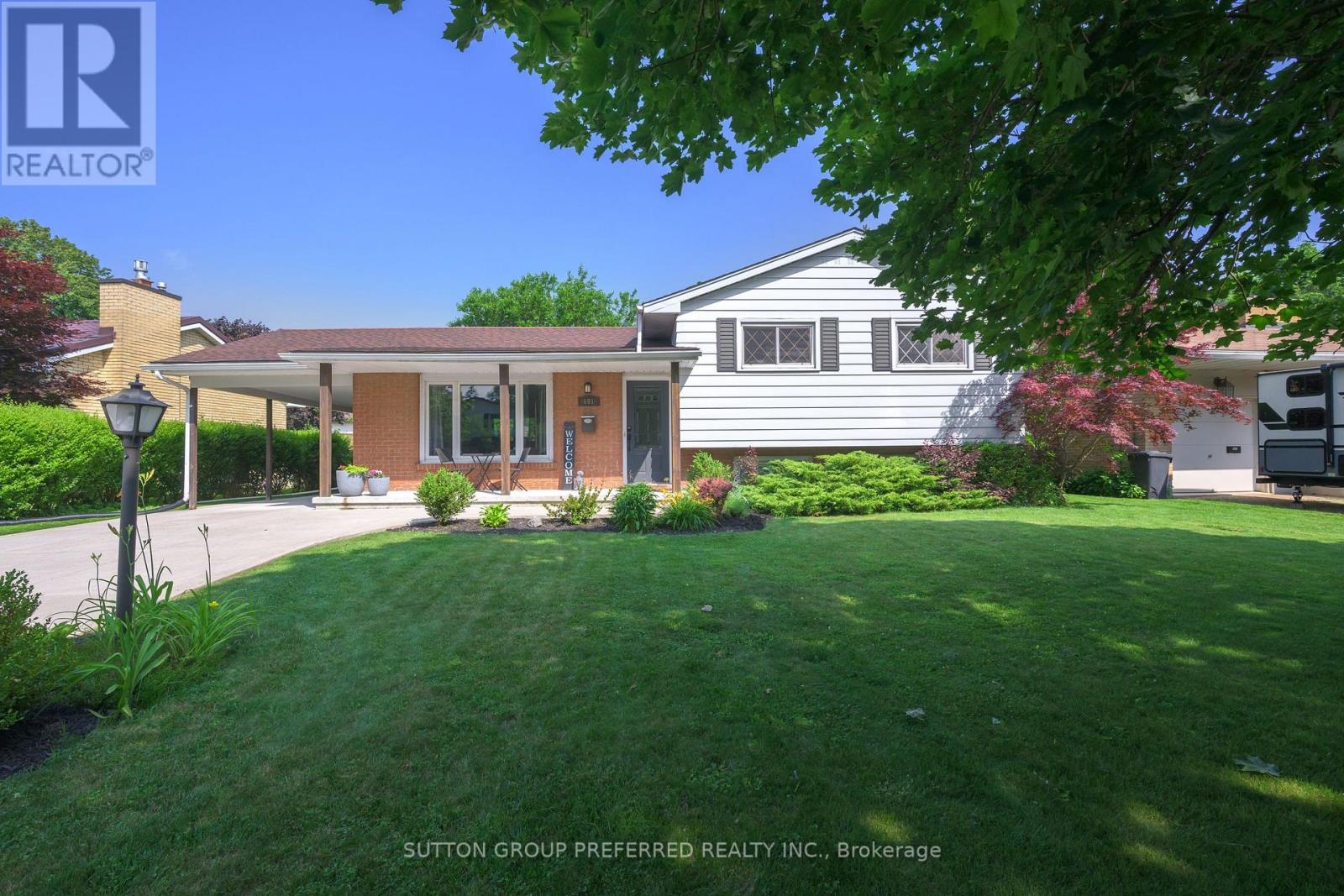 691 WIDMORE DRIVE, London South (South O)