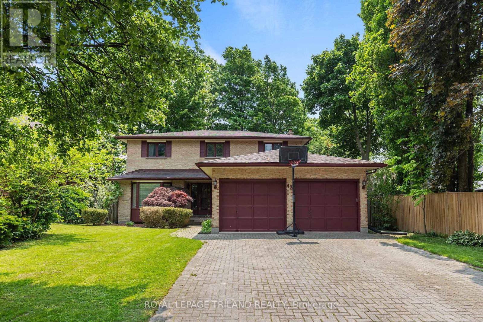 43 MOUNTAINVIEW CRESCENT, London South (South N)