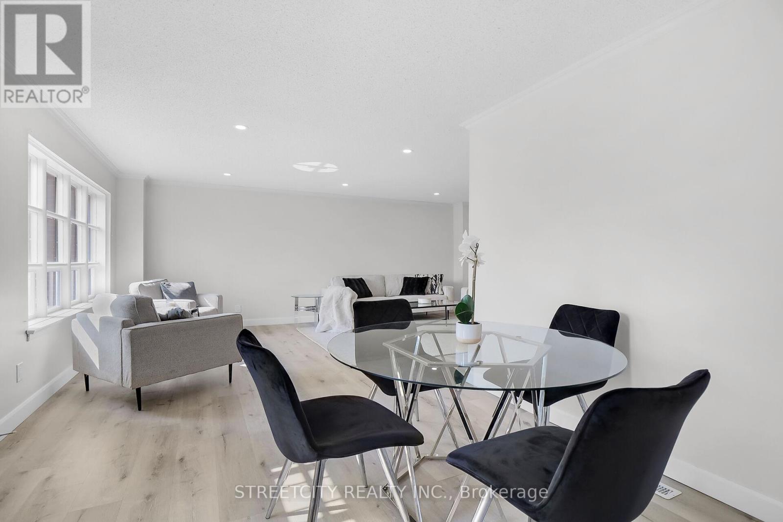 402 HOMESTEAD COURT, London North (North F)