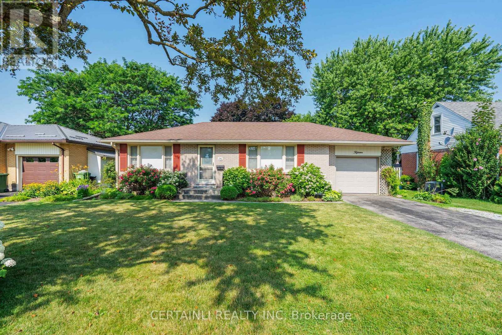 15 HEPBURN AVENUE, St. Thomas