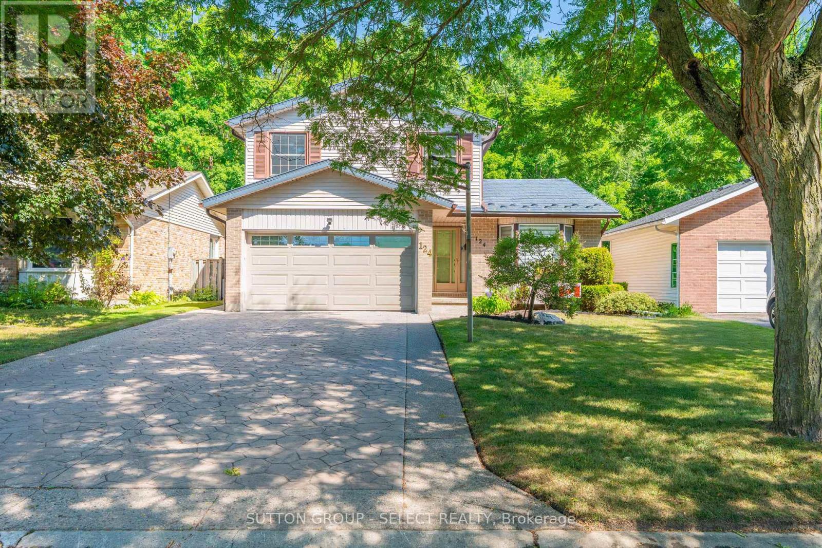 124 GRENFELL CRESCENT, London North (North C)