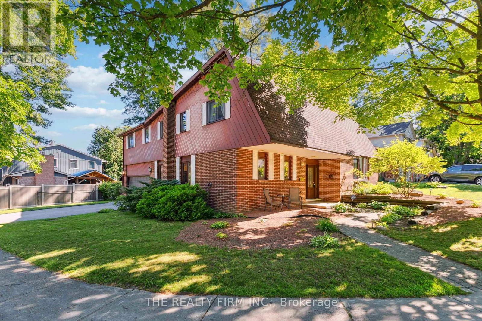 98 HALIBURTON ROAD, London South (South K)
