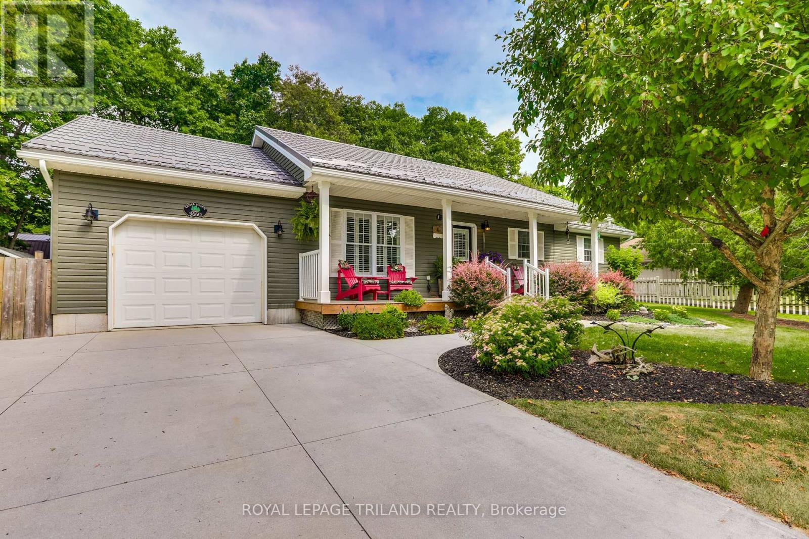 9660 DALTON STREET, Lambton Shores (Grand Bend)