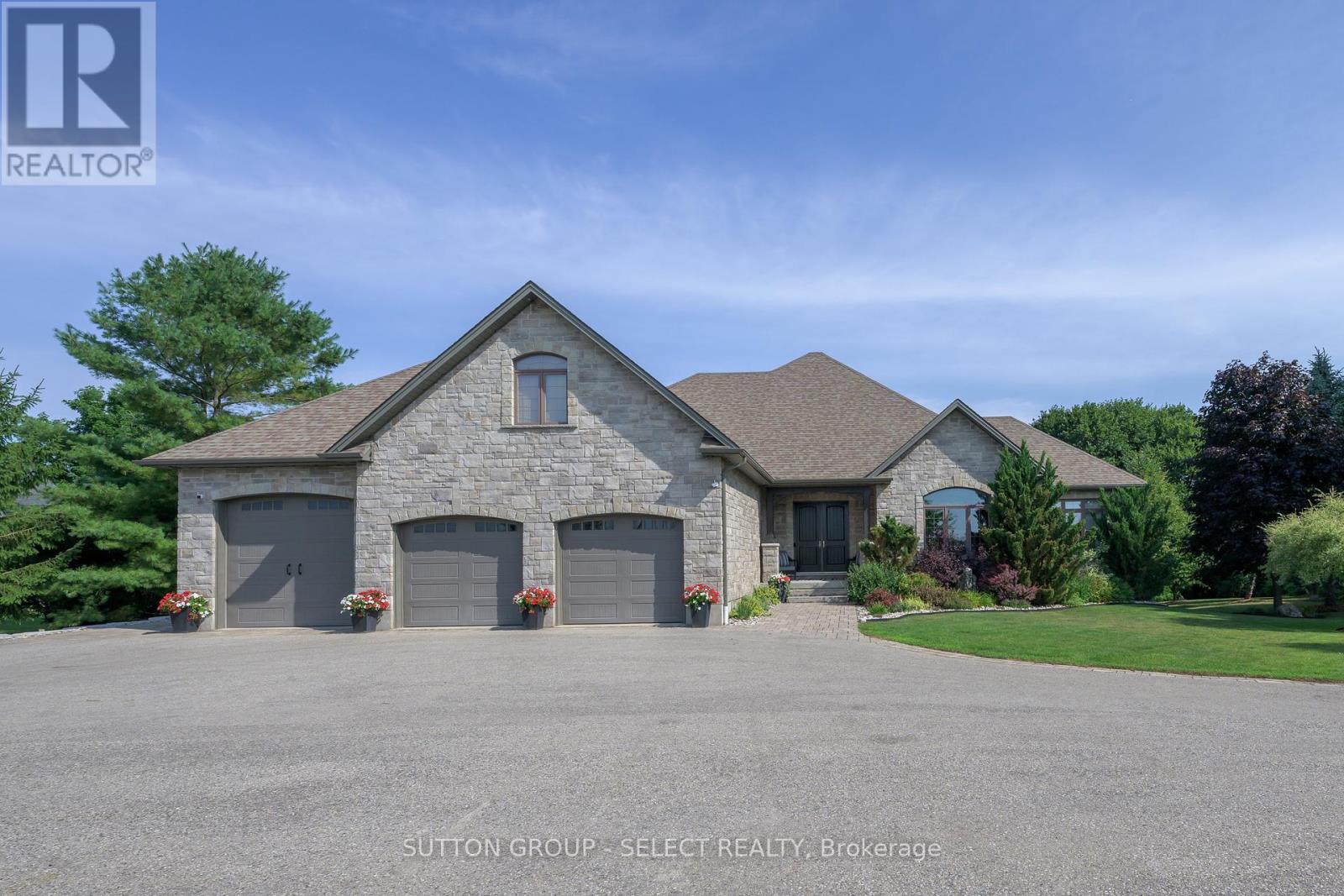 5686 WILLIAM STREET, Lucan Biddulph