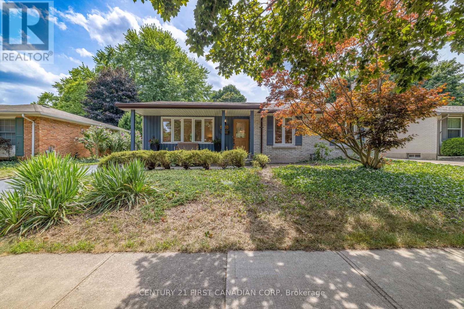 1645 ESTEVAN ROAD, London North (North C)