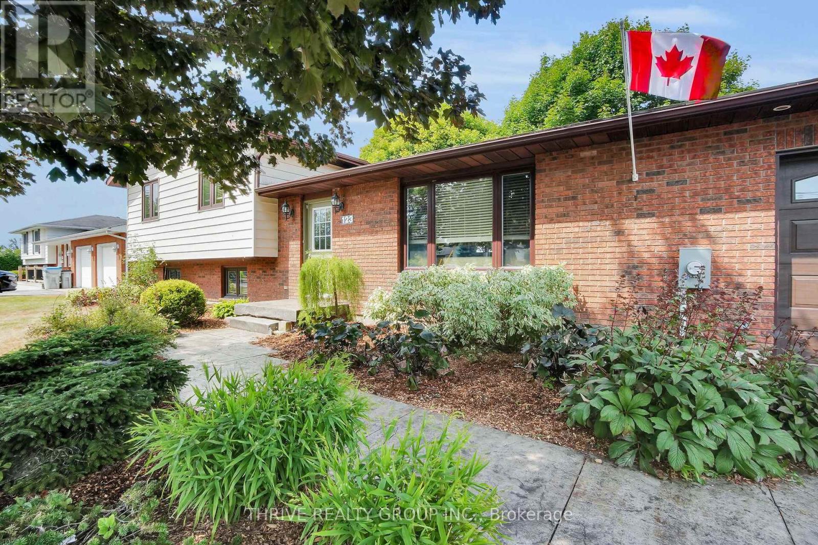 123 MICHELLE AVENUE, North Middlesex (Parkhill)