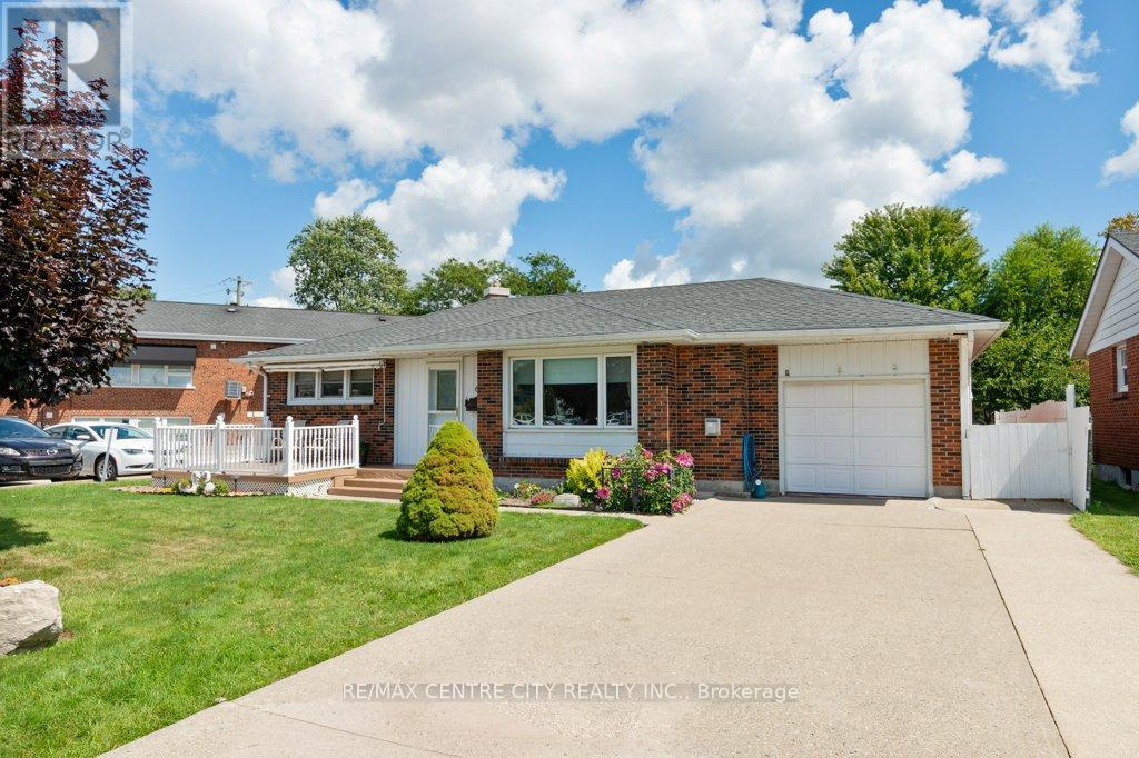 6 WOOD STREET, St. Thomas