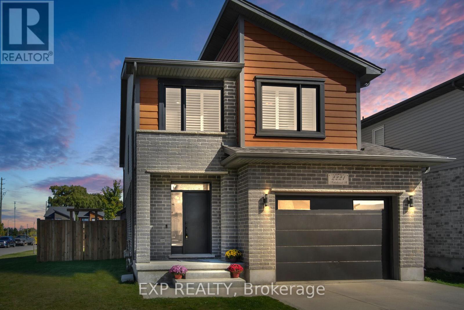 2221 TRIBALWOOD STREET, London North (North E)