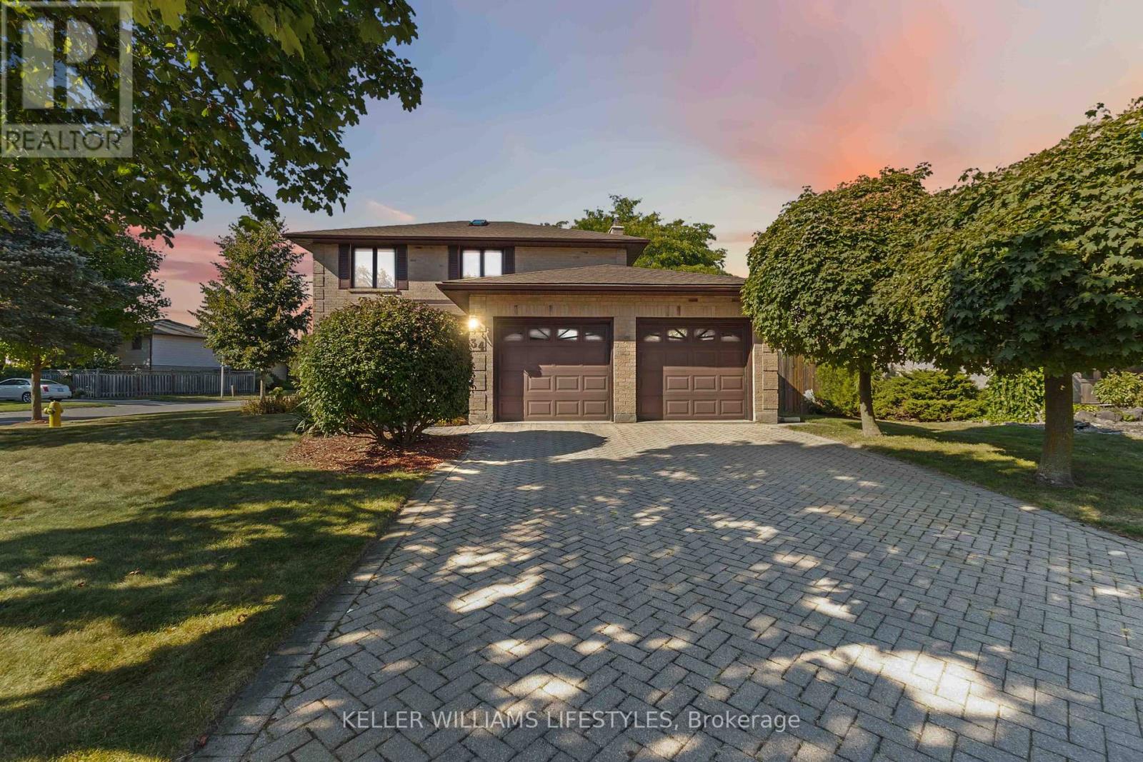 34 WESTWINDS DRIVE, London South (South Q)