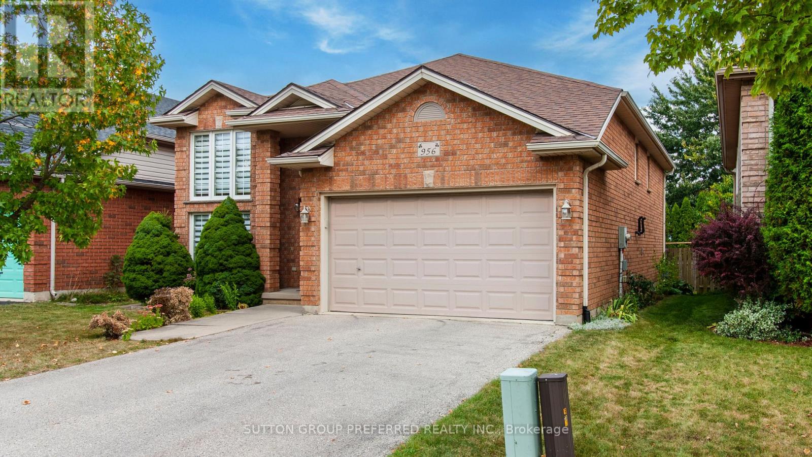 956 QUEENSBOROUGH COURT N, London North (North I)