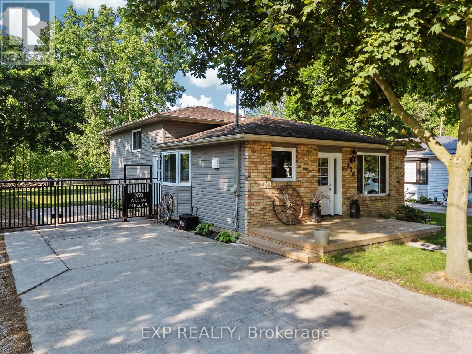 250 WILLIAM STREET E, North Middlesex (Parkhill)