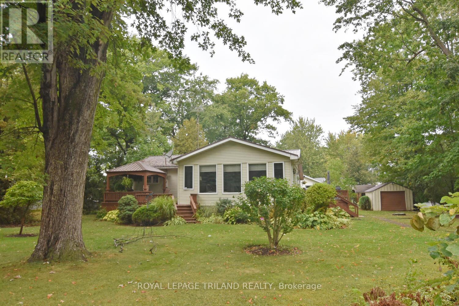 6016 MAX S DRIVE, Lambton Shores (Kettle Point)