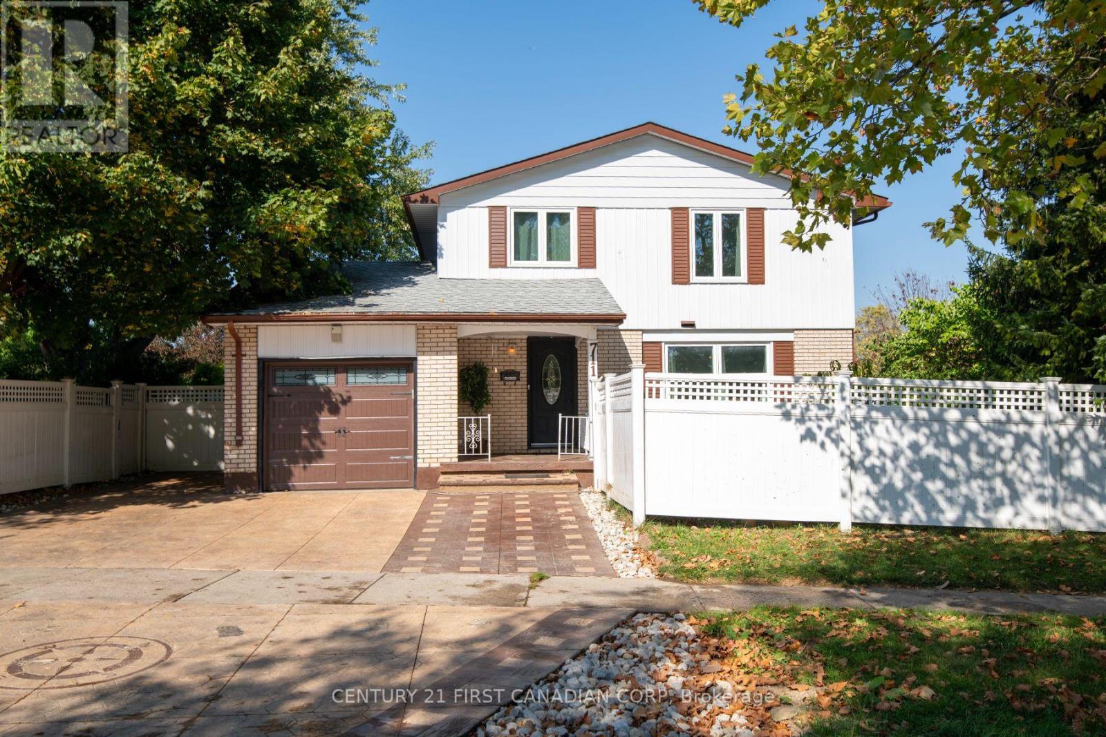 711 ALANBROOK STREET S, London South (South O)