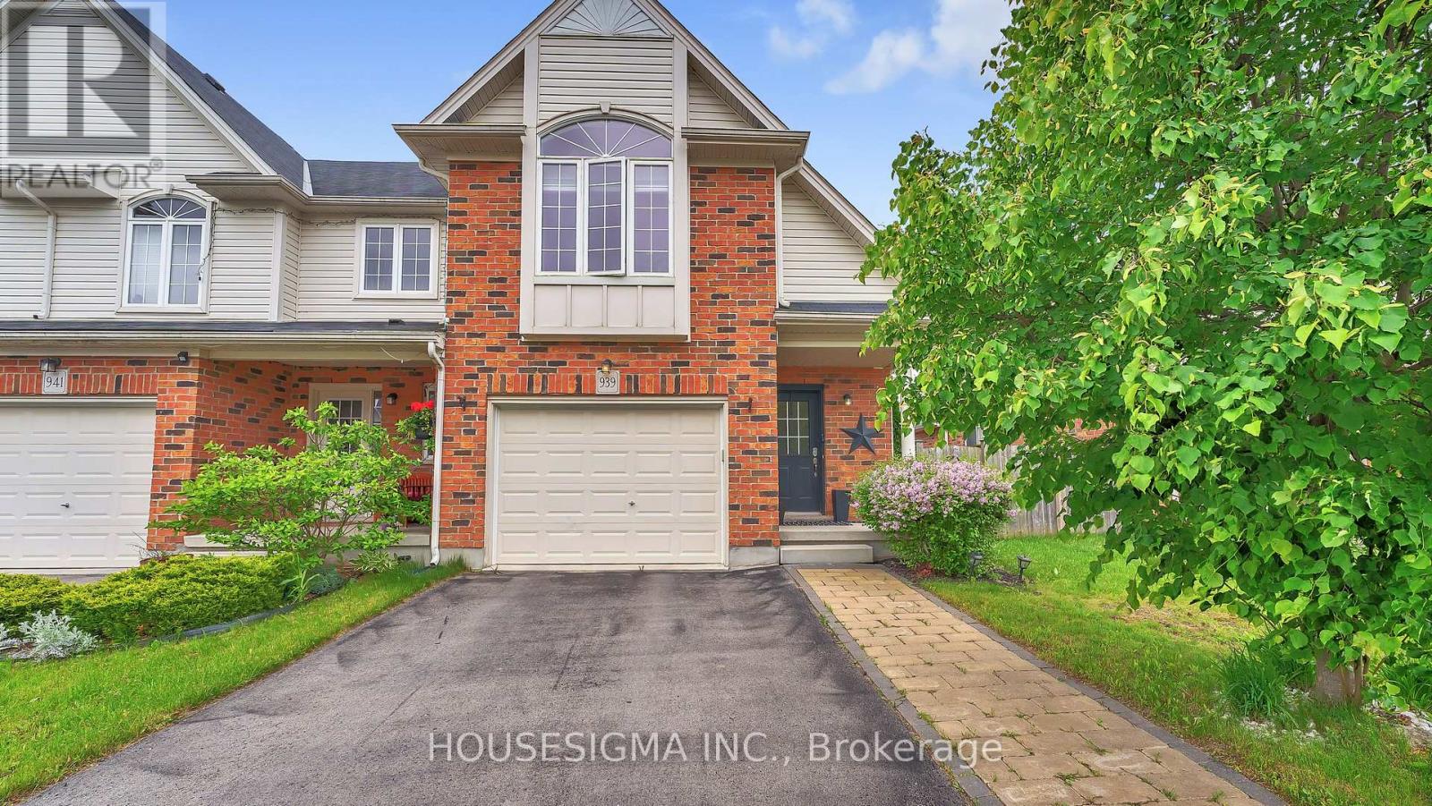 939 SILVERFOX CRESCENT, London North (North S)