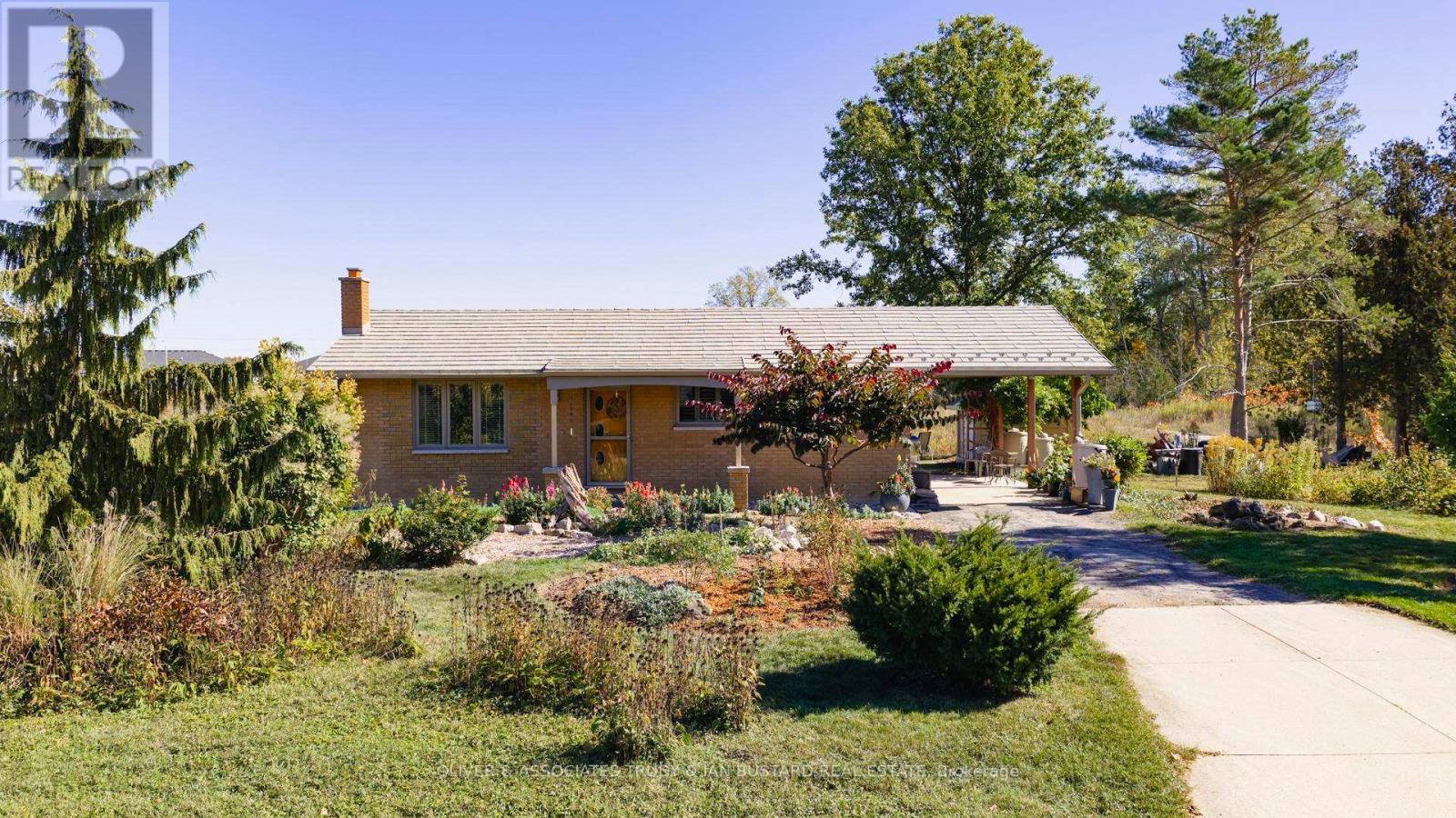 52 GILL RD ROAD, Lambton Shores (Grand Bend)