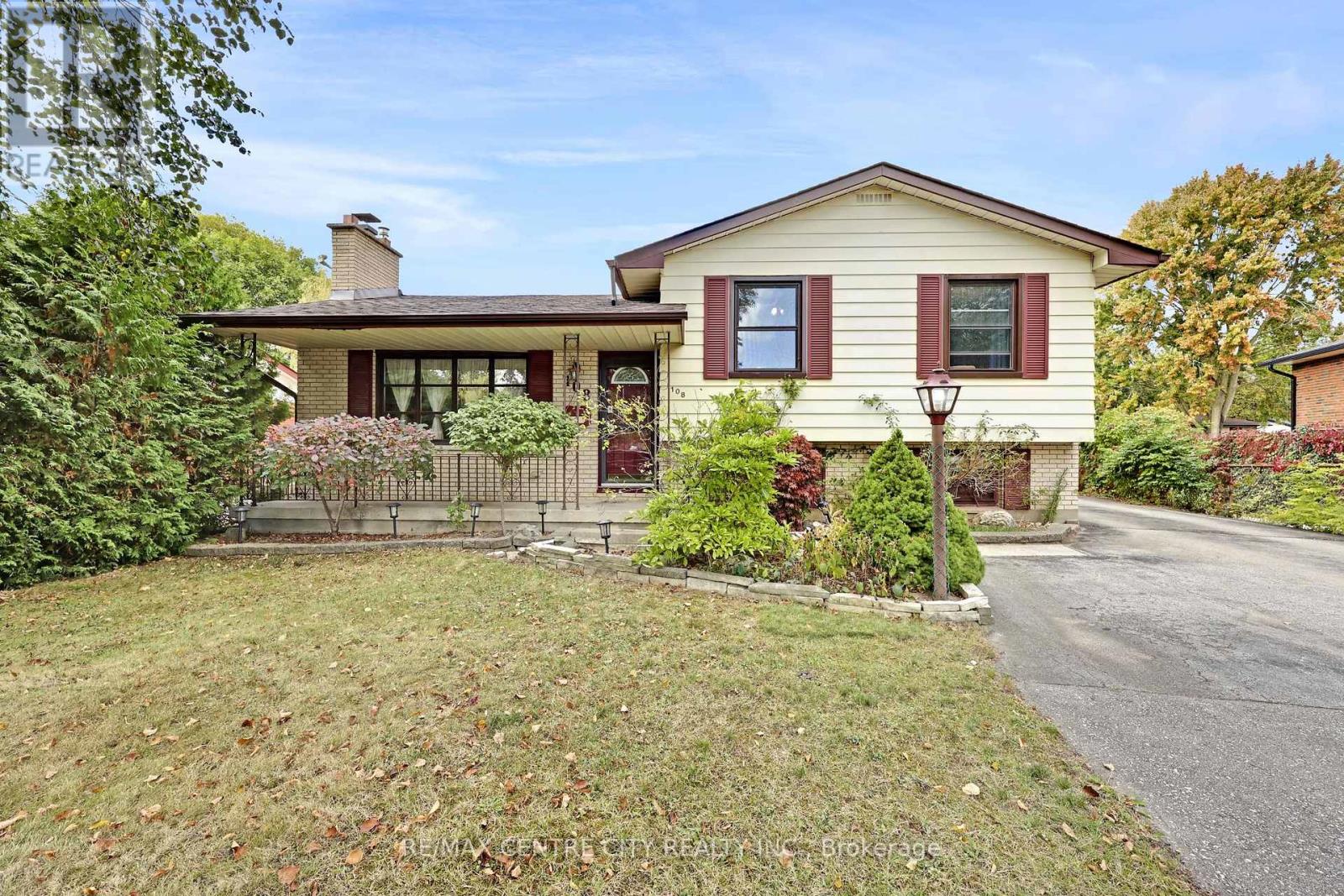 108 CECILIA PLACE, London East (East C)
