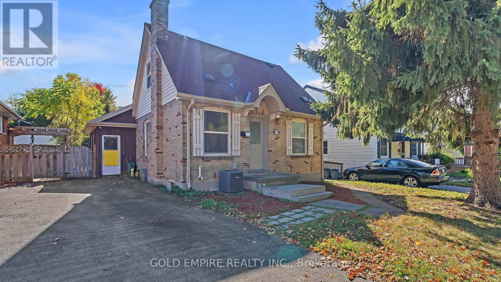 727 WHETTER AVENUE, London South (South H)