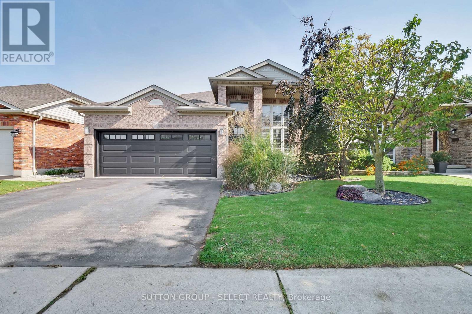 61 WILLOW CRESCENT, Strathroy-Caradoc (NE)