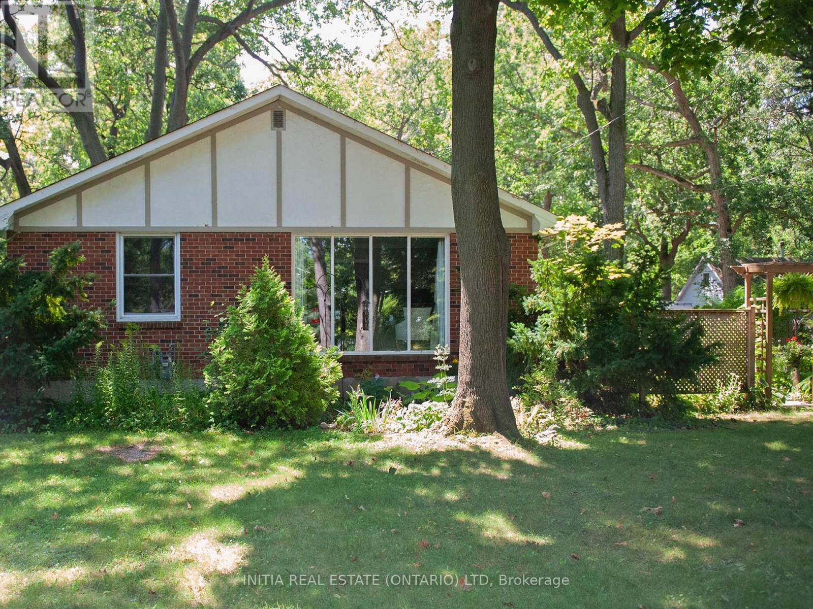 1931 LAKESHORE ROAD, Sarnia