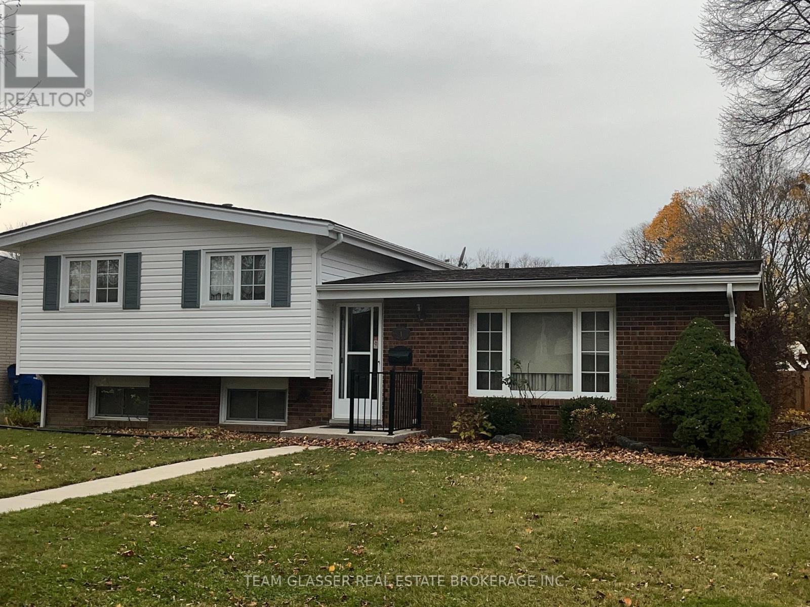 1 DOVE PLACE, Chatham-Kent (Chatham)