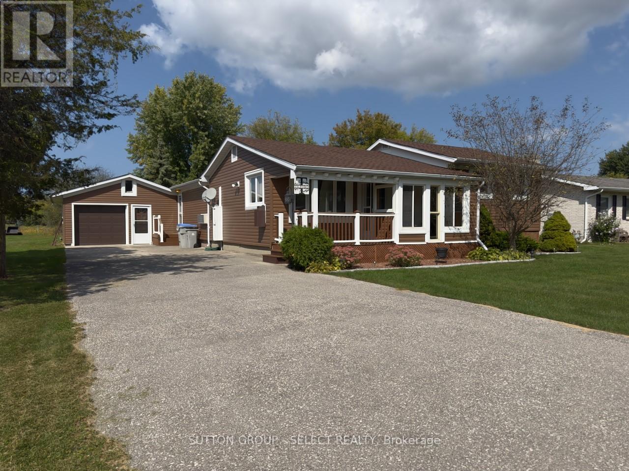 8278 BURWELL ROAD, Lambton Shores (Port Franks)