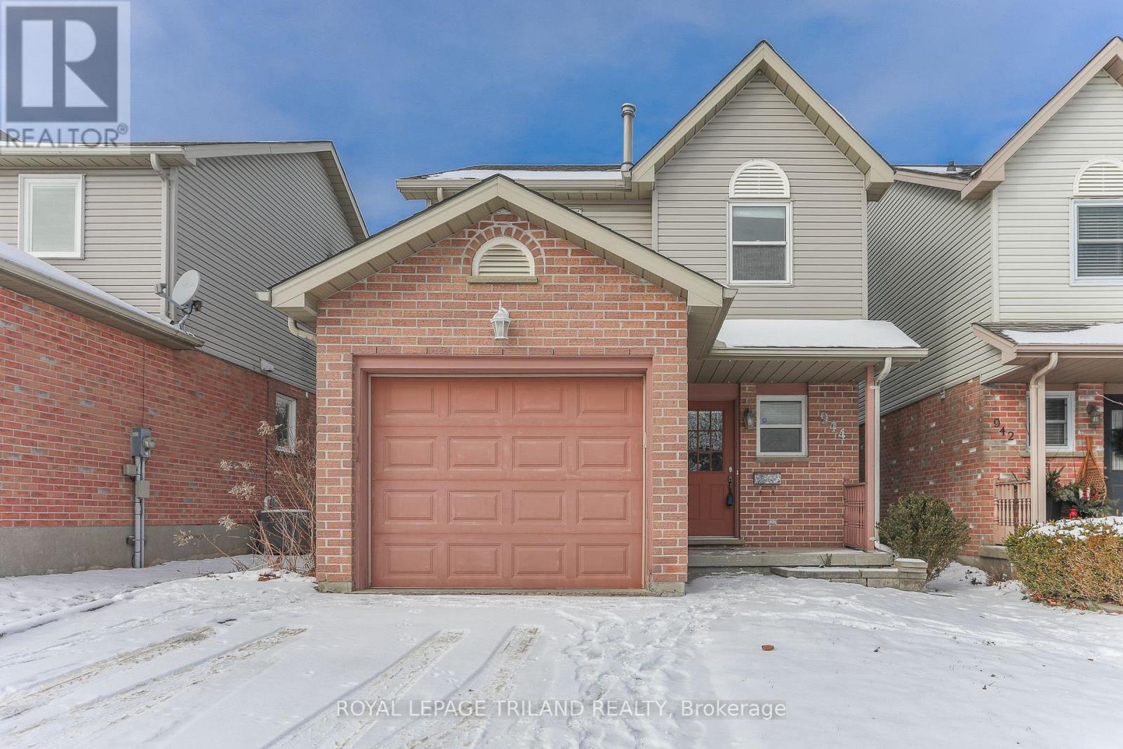 944 THISTLEDOWN WAY, London