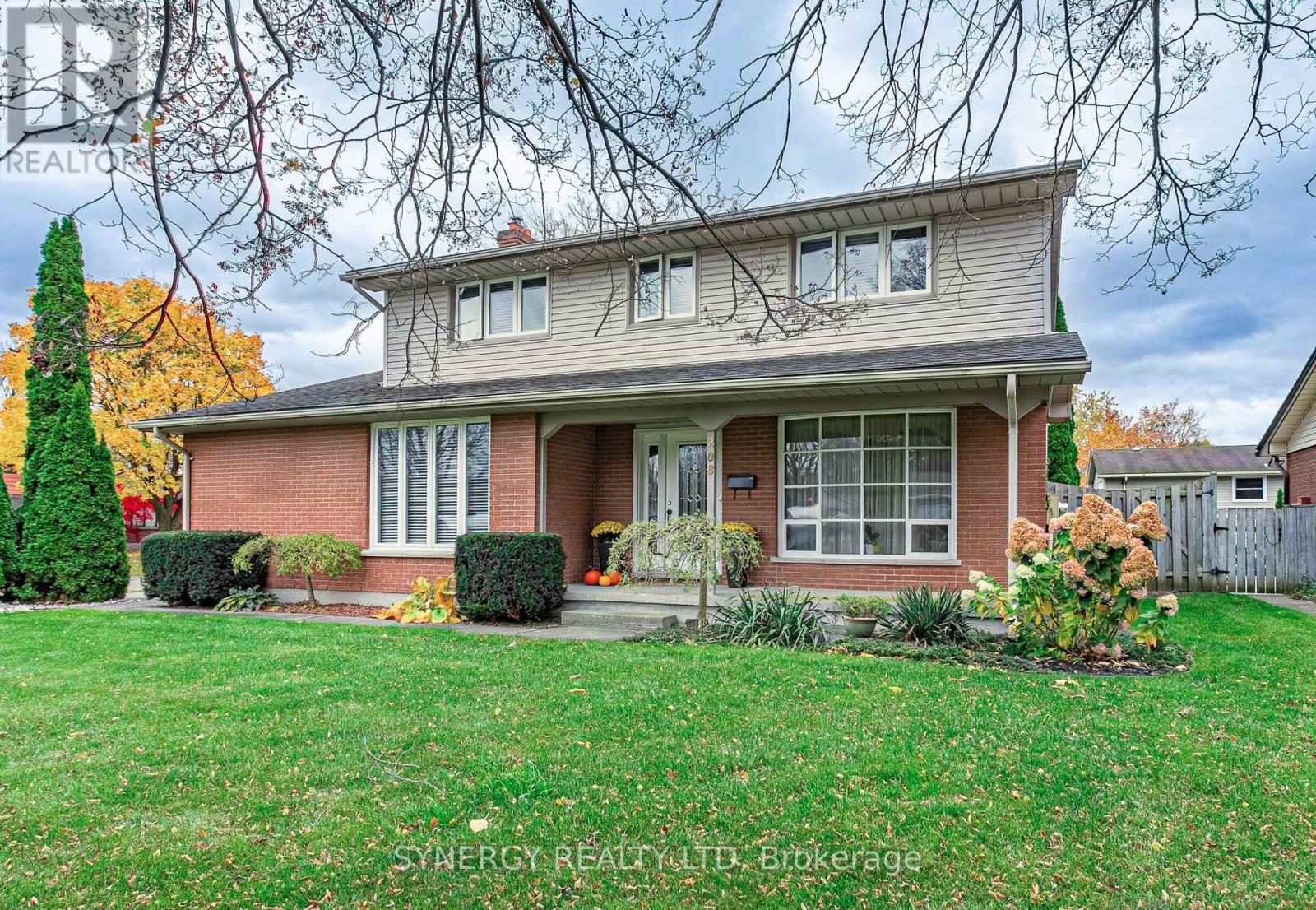 208 LAMORE CRESCENT, Strathroy-Caradoc (NE)