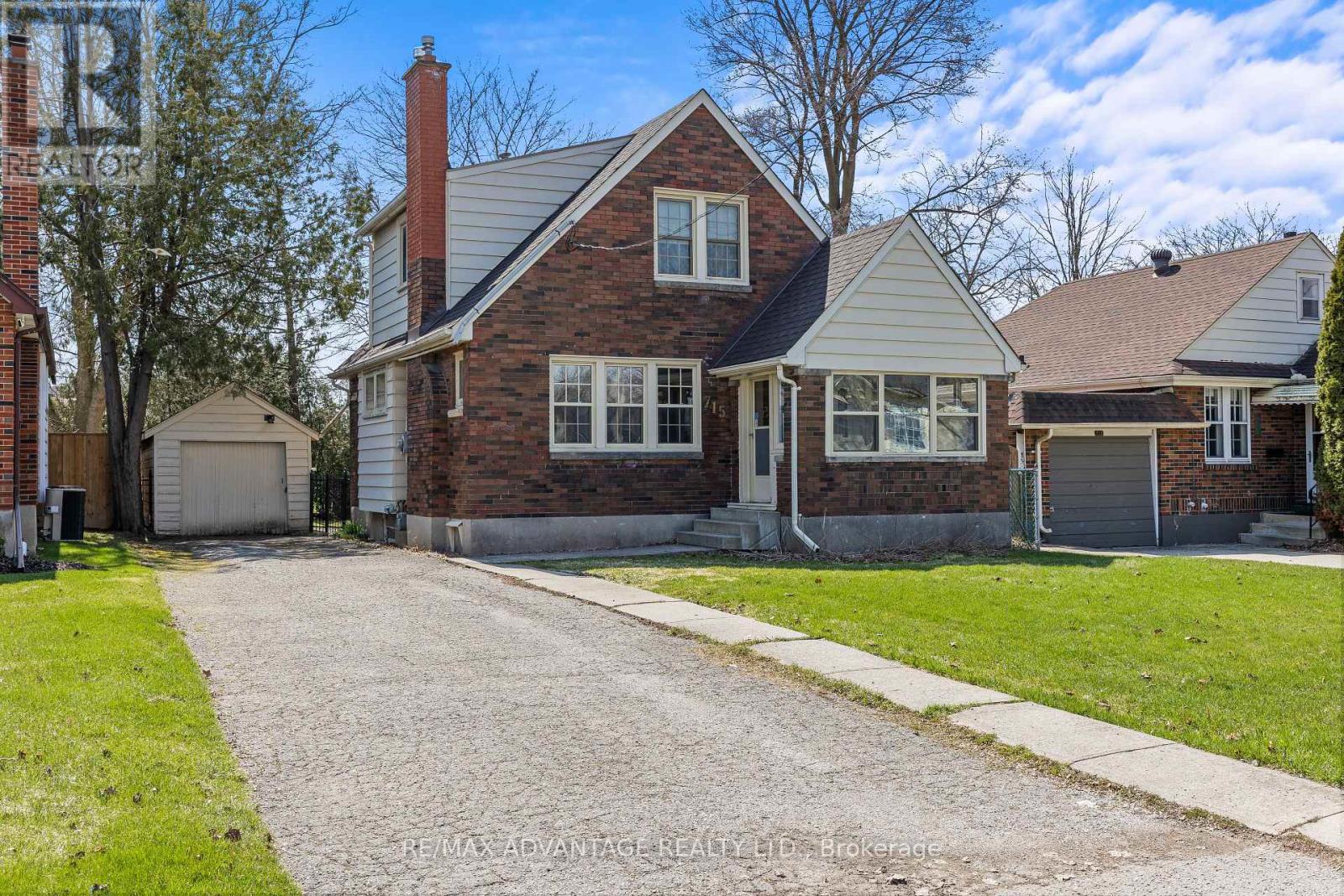 715 WHETTER AVENUE, London South (South H)