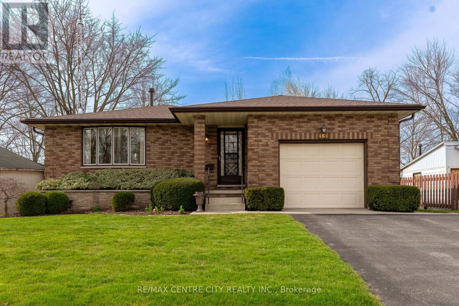 464 HURON STREET, Warwick (Watford)