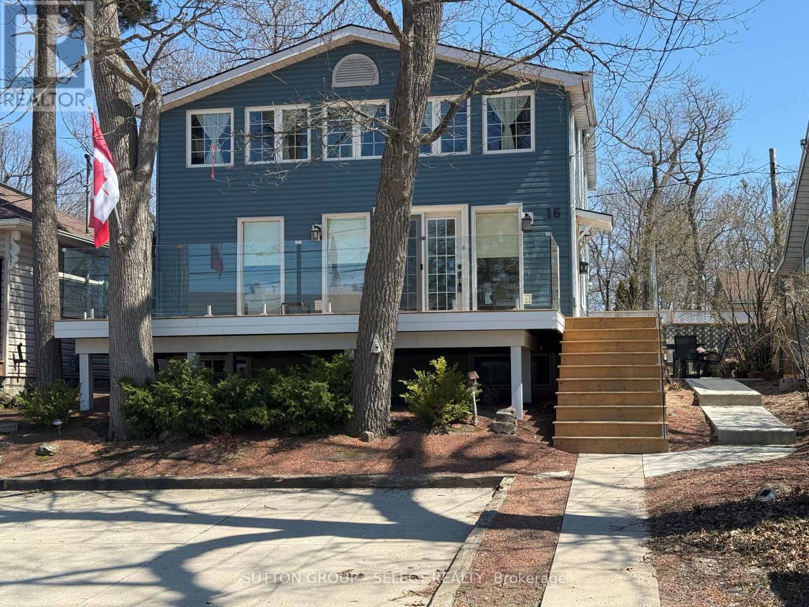 16 HURON AVENUE, Lambton Shores (Grand Bend)