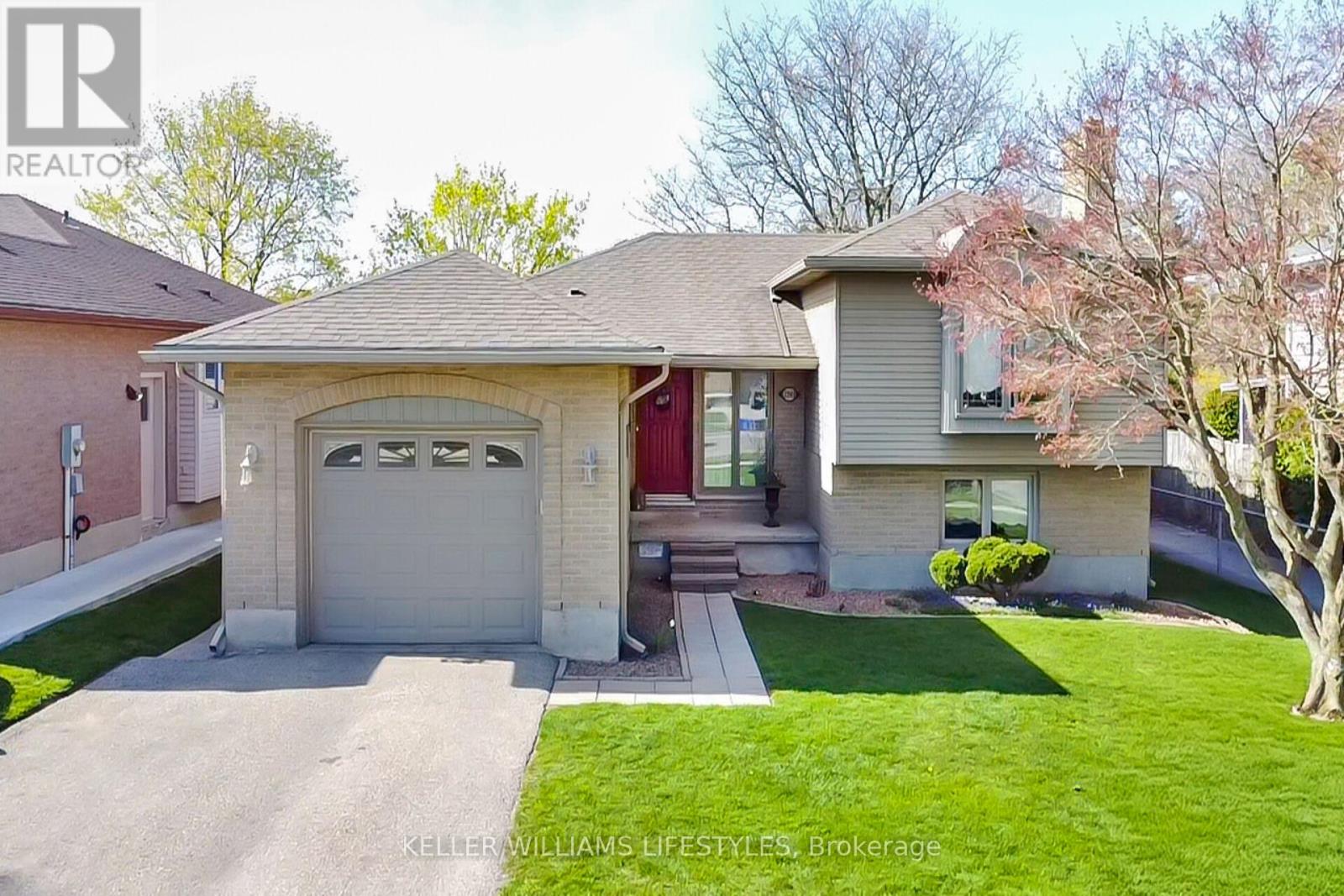 1241 GLENORA DRIVE, London North (North H)