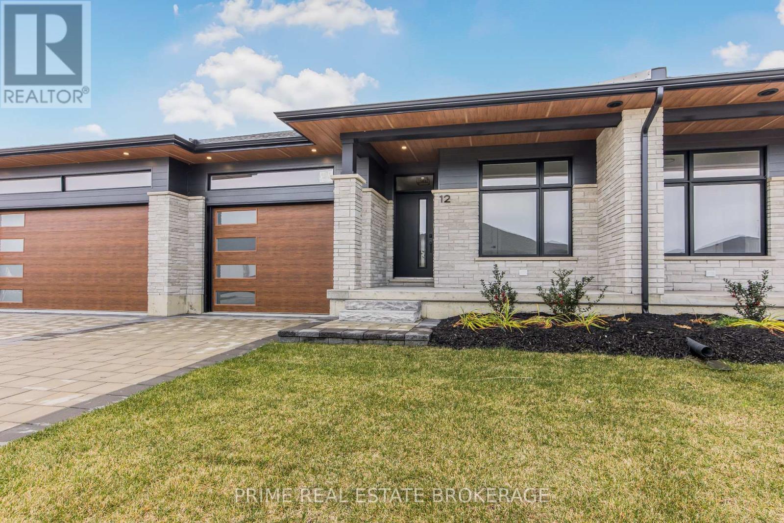 50 - 12 COASTAL CRESCENT, Lambton Shores (Grand Bend)
