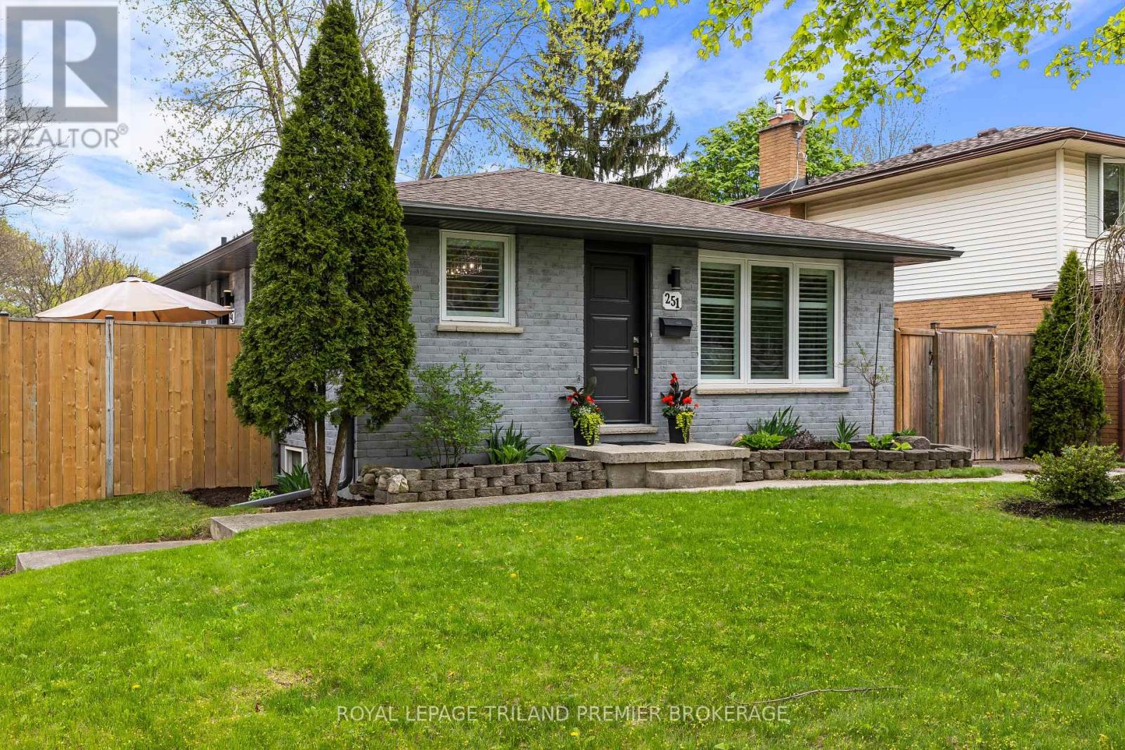 251 HIGHVIEW CRESCENT, London South (South O)