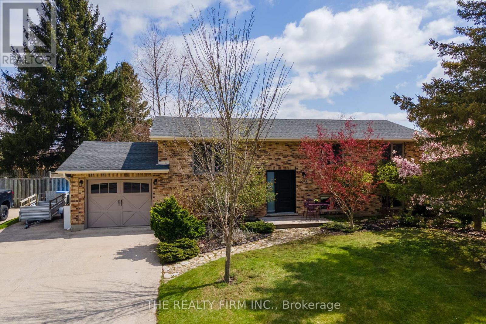 2268 BENTIM ROAD, Strathroy Caradoc (Mount Brydges)