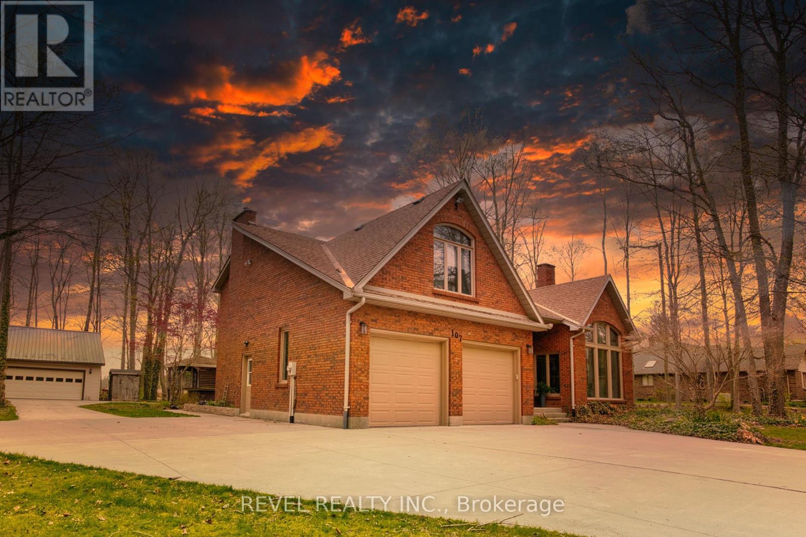 107 LEWIS DRIVE, Middlesex Centre (Coldstream)