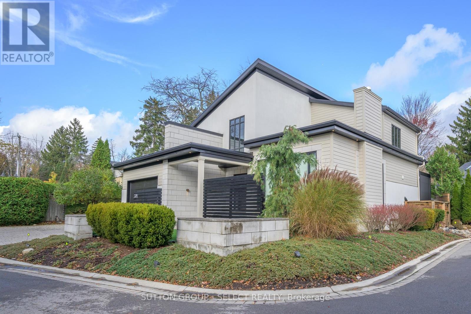 301 WATERSTONE PLACE, London North (North Q)