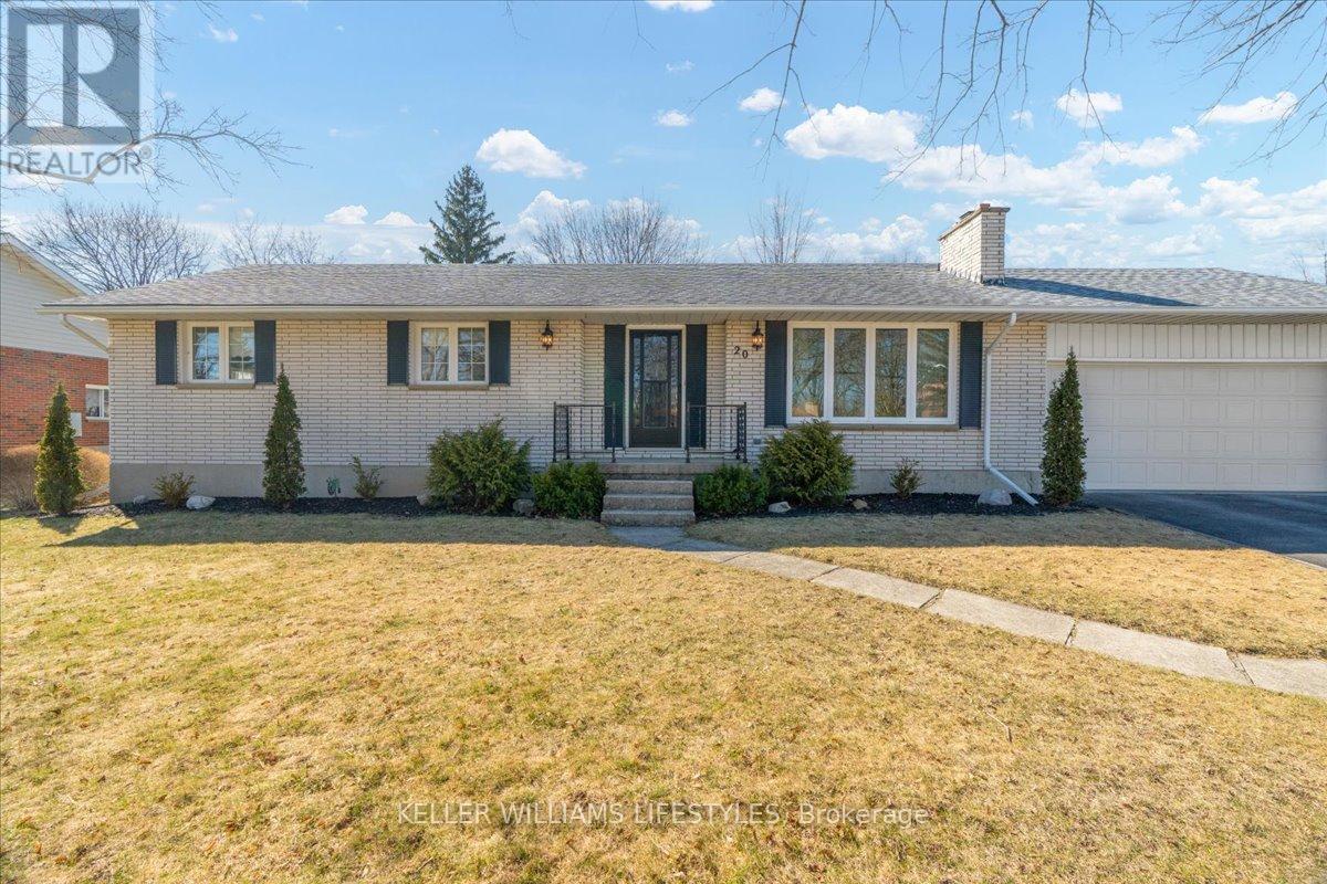 20 PARK LANE, Lambton Shores (Forest)