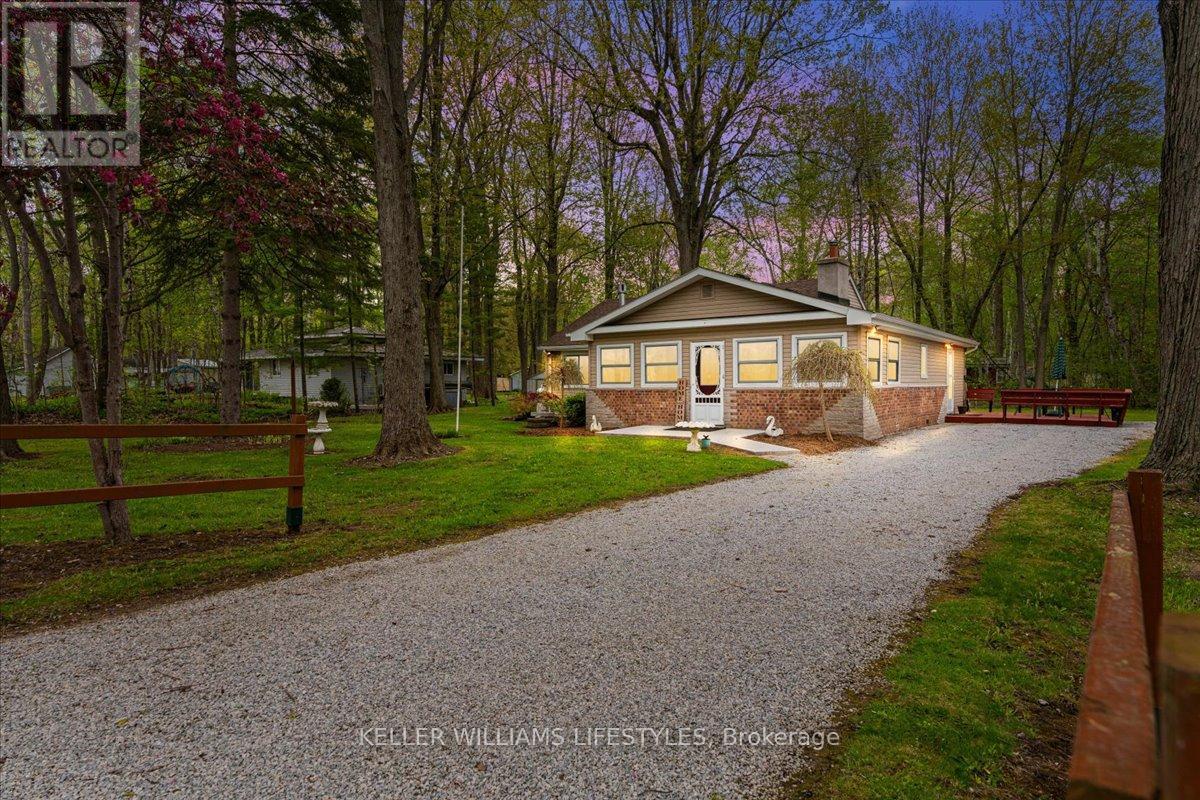 6085 DANBEA LANE, Lambton Shores (Kettle Point)