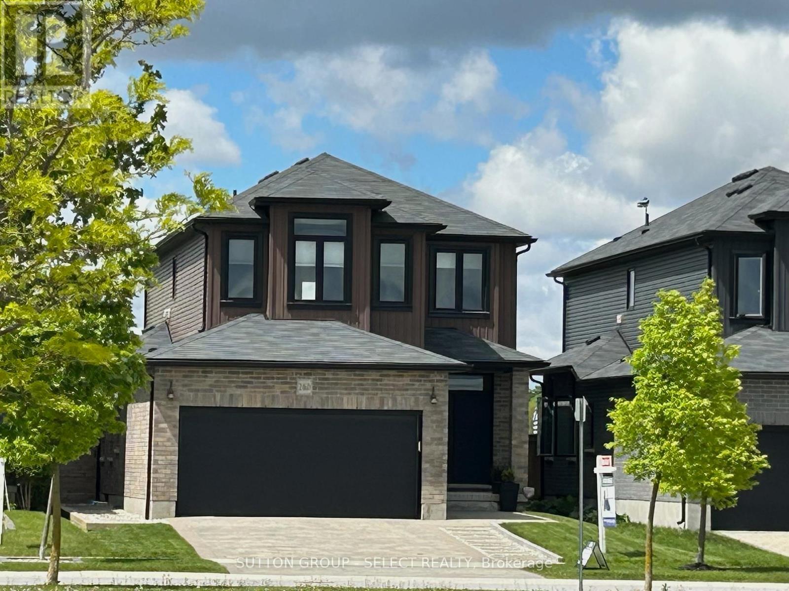 2460 BUROAK DRIVE, London North (North S)