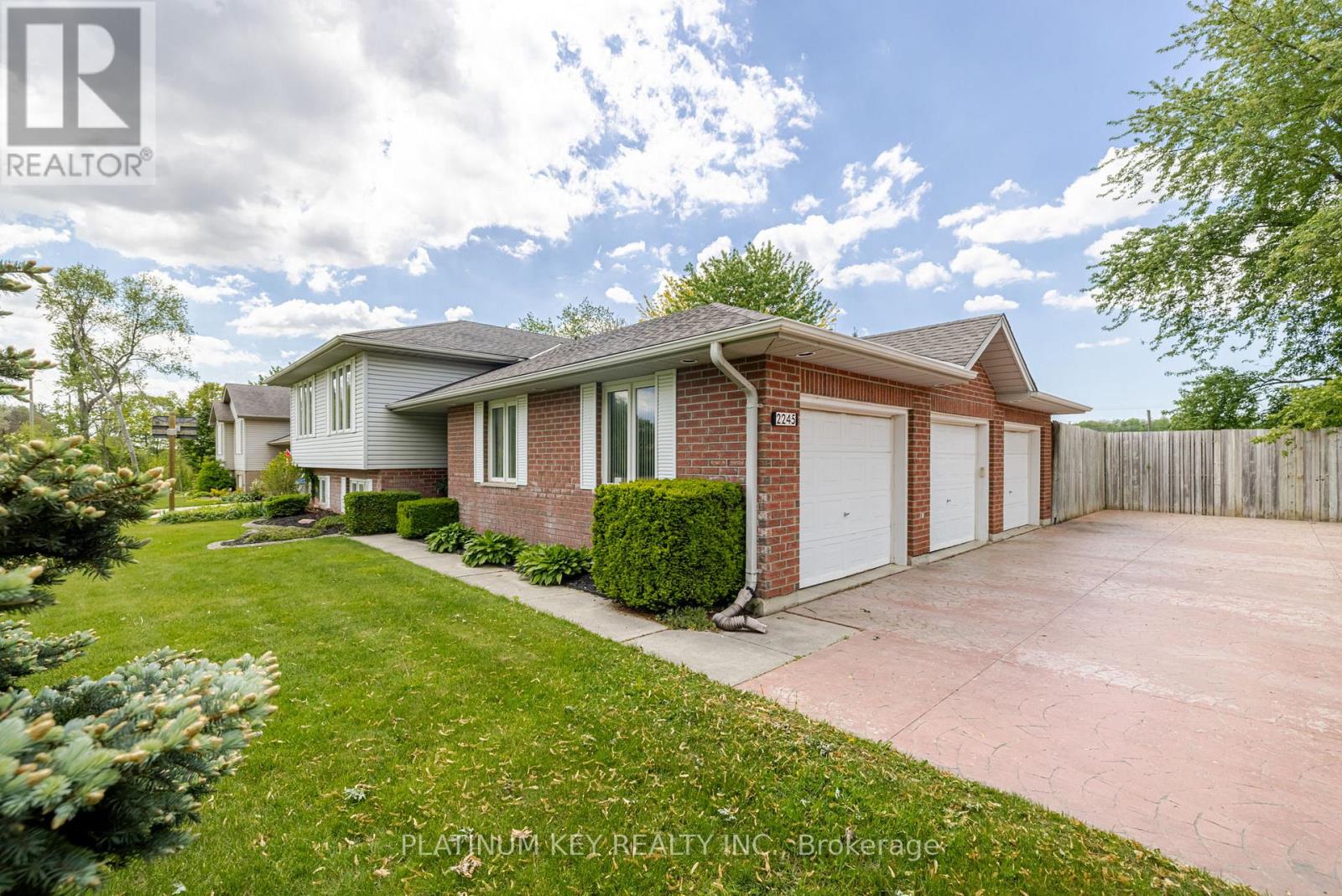 2245 TRILLIUM WAY, Strathroy-Caradoc (Mount Brydges)