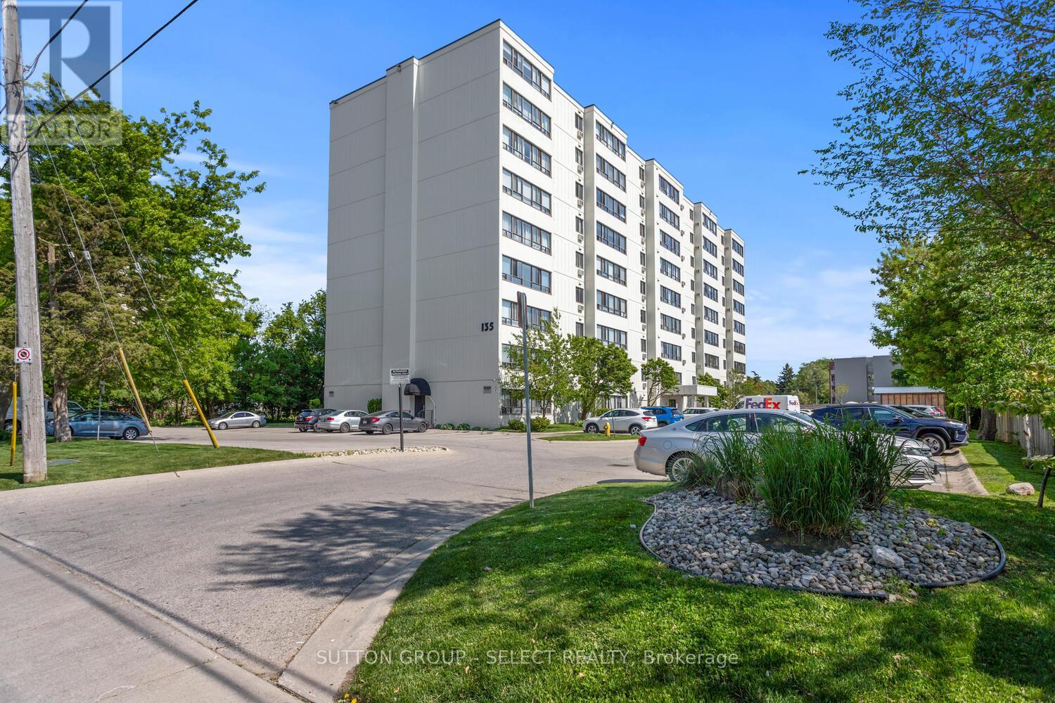 909 - 135 BASELINE ROAD W, London South (South D)