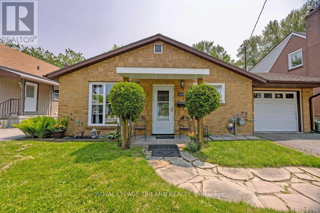 1629 CHURCHILL AVENUE, London East (East H)