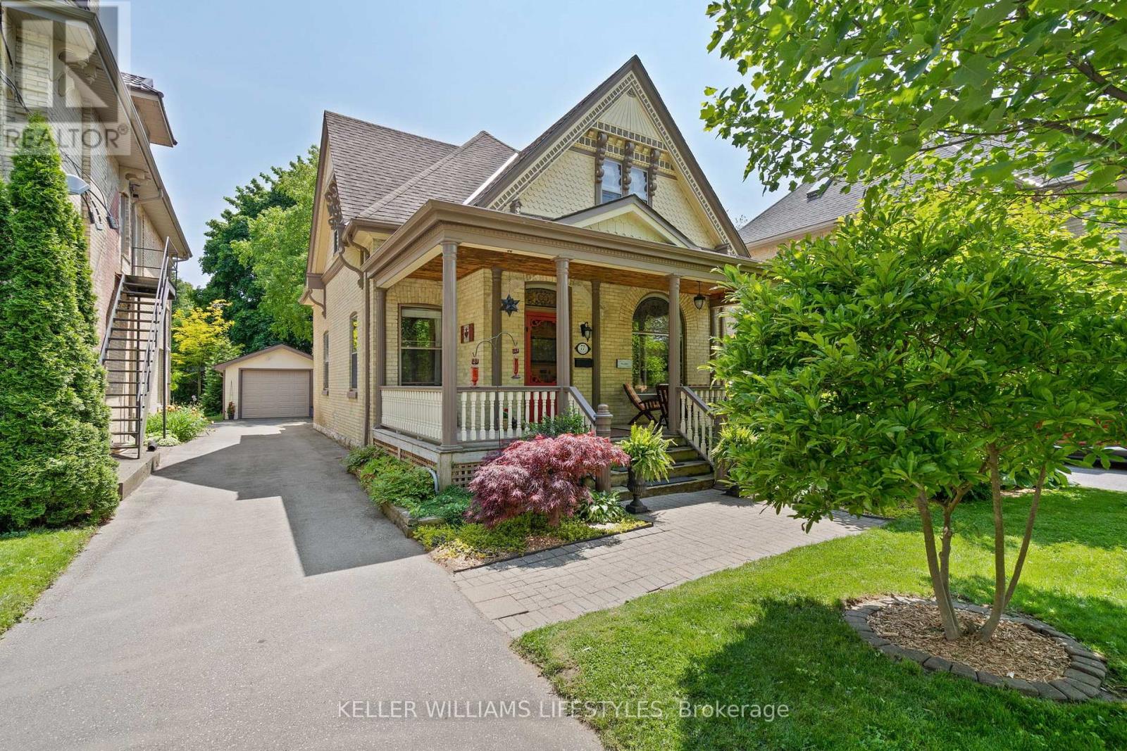 77 BYRON AVENUE E, London South (South F)
