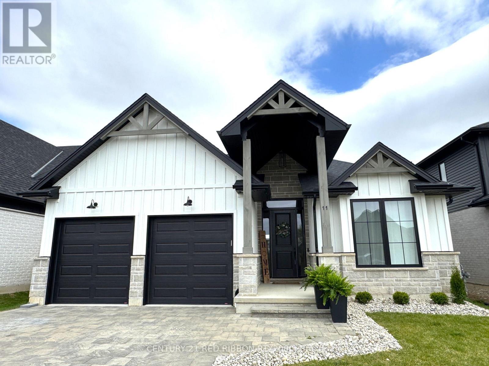 11 BRISCOE CRESCENT, Strathroy-Caradoc (NE)