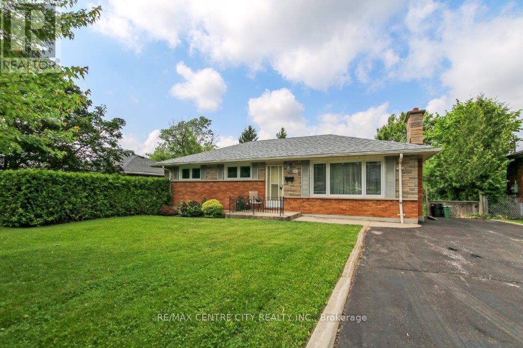 294 BURLINGTON CRESCENT, London South (South J)