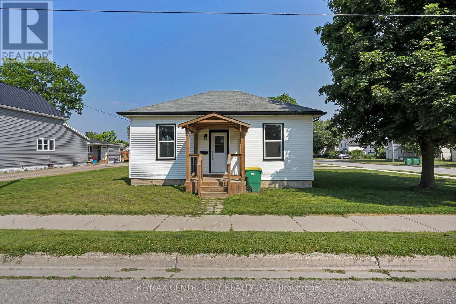 196 MCKELLAR STREET, Southwest Middlesex (Glencoe)