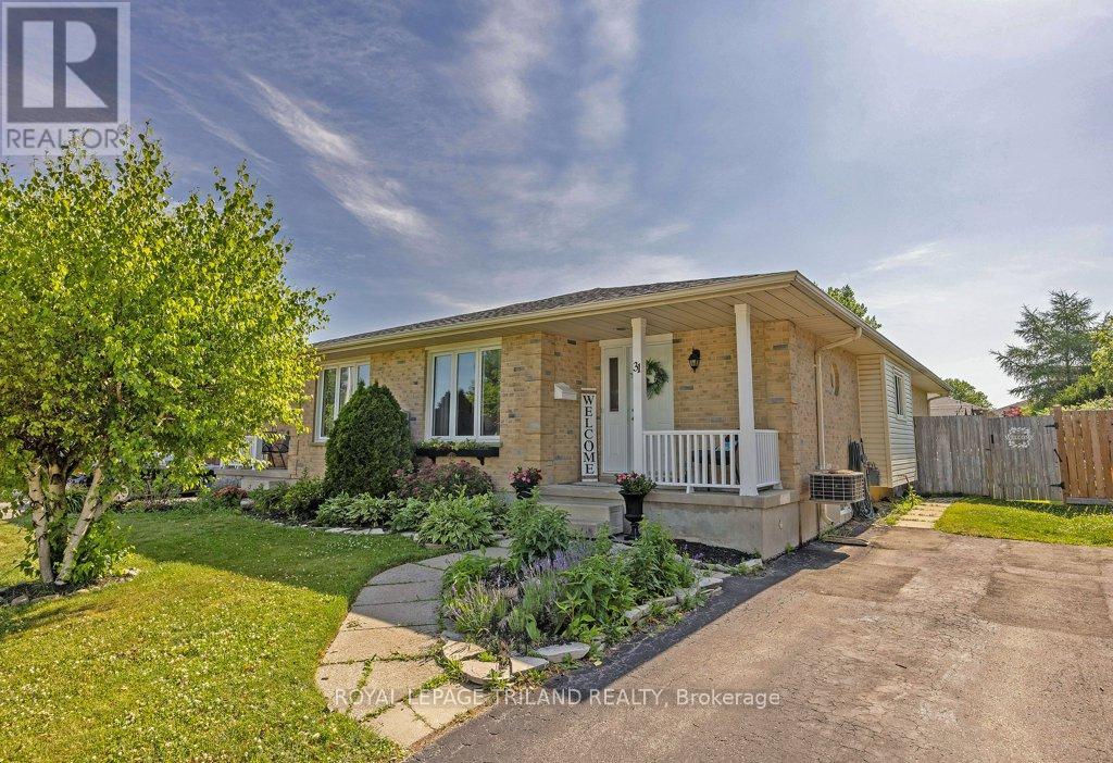 31 CARRIE CRESCENT, St. Thomas
