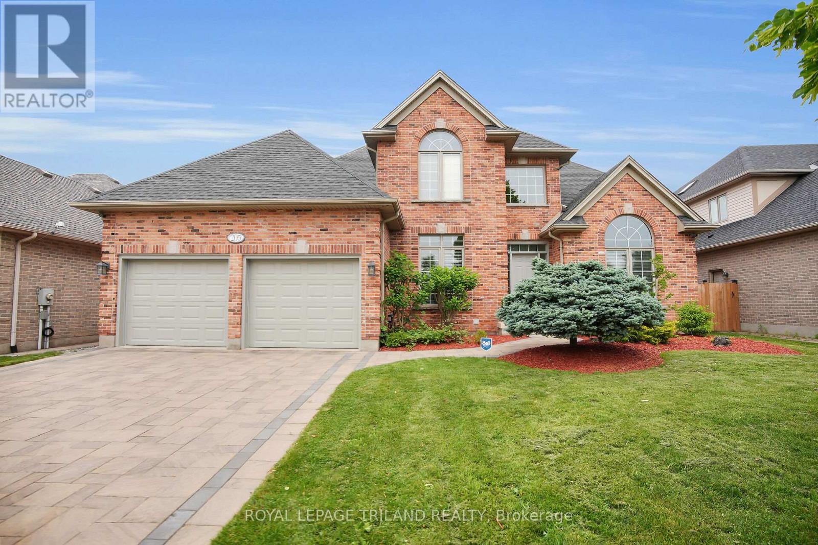 205 EAST RIVERTRACE WALK, London North (North R)